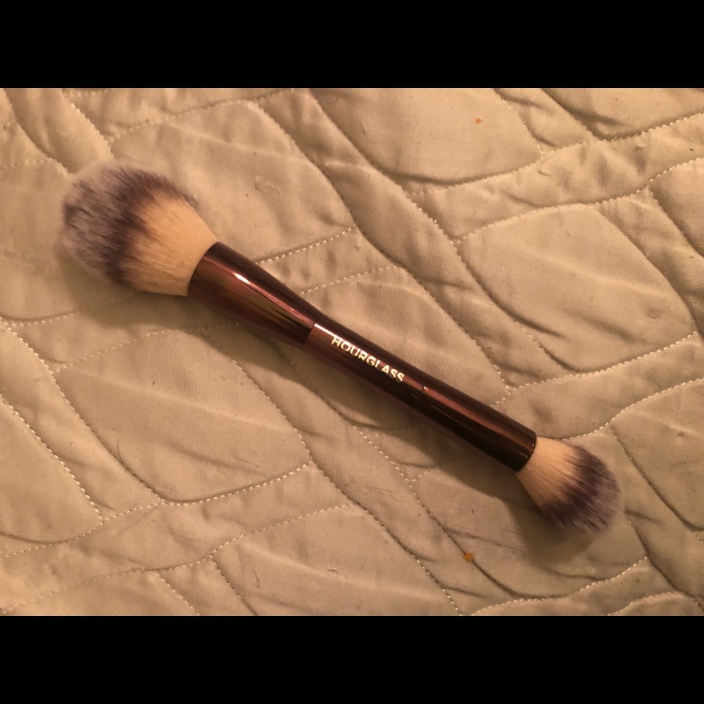 ❌❌SOLD❌❌Hourglass veil brush
